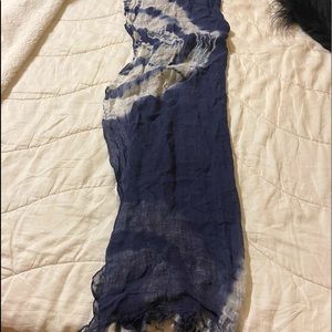 Beautiful pink tie-dye scarf. Mixed dark blue and white